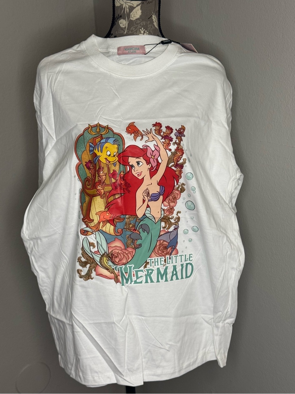 White short sleeve T-shirt, One Size (W 20” x L 28”)